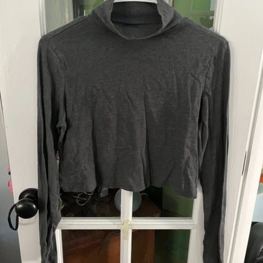 Wild Fable Grey Long Sleeve Mock Neck Crop Top Size S